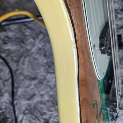 Fender PJ Mustang - FRETLESS - Custom paint job image 9