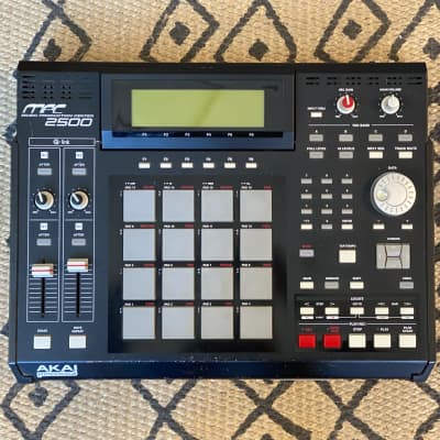 AKAI MPC2500 Music Production Center - Drum Machine Sampler and MIDI Sequencer