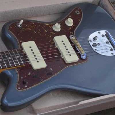 Fender Custom Shop '66 Jazzmaster Journeyman Relic - Charcoal frost Metallic Over Chocolate 3-Tone Sunburst image 17