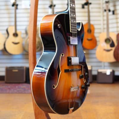 Eastman AR372CE-SB Archtop Electric Guitar Sunburst w/Kent Armstrong Pickups, Hard Case image 2