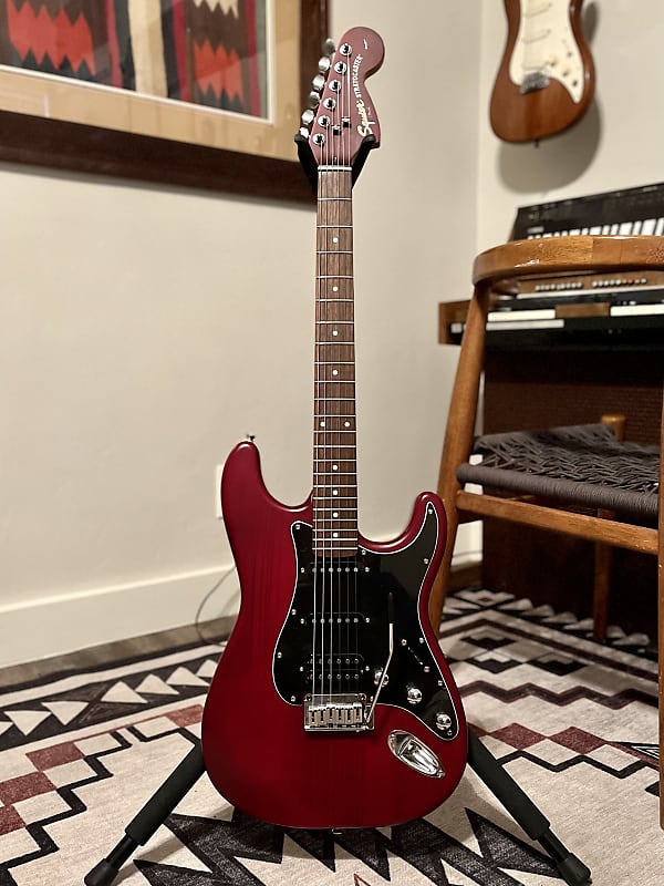 ギター Squier Standard Stratocaster SSH Squier Standard Stratocaster - Cherry Sunburst with Rosewood