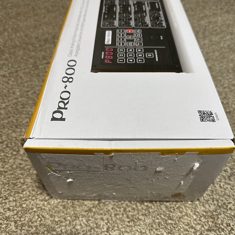 BEHRINGER PRO-800 8-voice polyphonic synthesizer