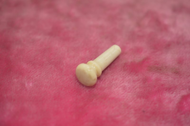 Vintage 1950's Gibson Strap Button Cream Plastic Archtop Reverb