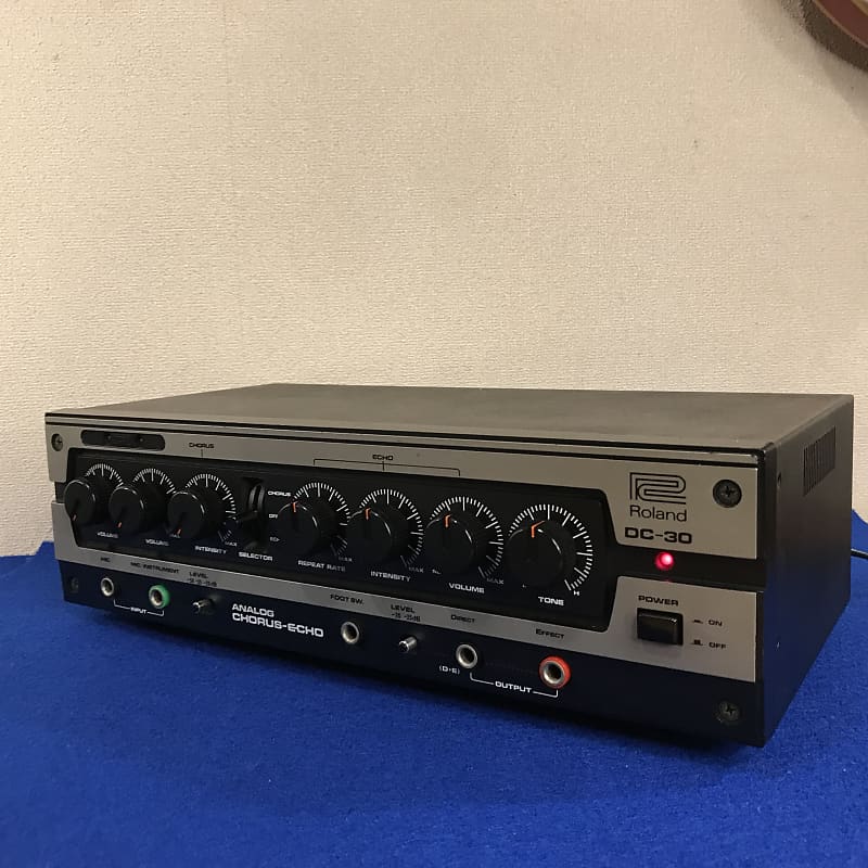 Roland DC-30 analog chorus- echo complete set- FV-2 foot