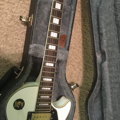 Epiphone Les Paul Custom electric solid body guitar made in Korea 1999 Alpine White with gold hardware and original hard case image 5
