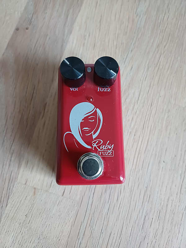 Red Witch Seven Sisters Ruby Fuzz