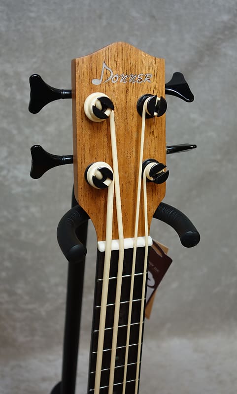 ベース Donner DUB-1 Ukulele Bass Donner DUB-1 30-inch Electric Bass Ukulele - Review